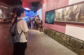 参观邛崃红军纪念馆